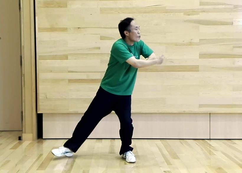 陳式太極拳 懶扎衣 チー勢 起式の写真
